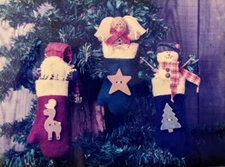 Homespun Friends Patterns - Here Comes Santa - 3 Mittens - Folk Art - You Choose