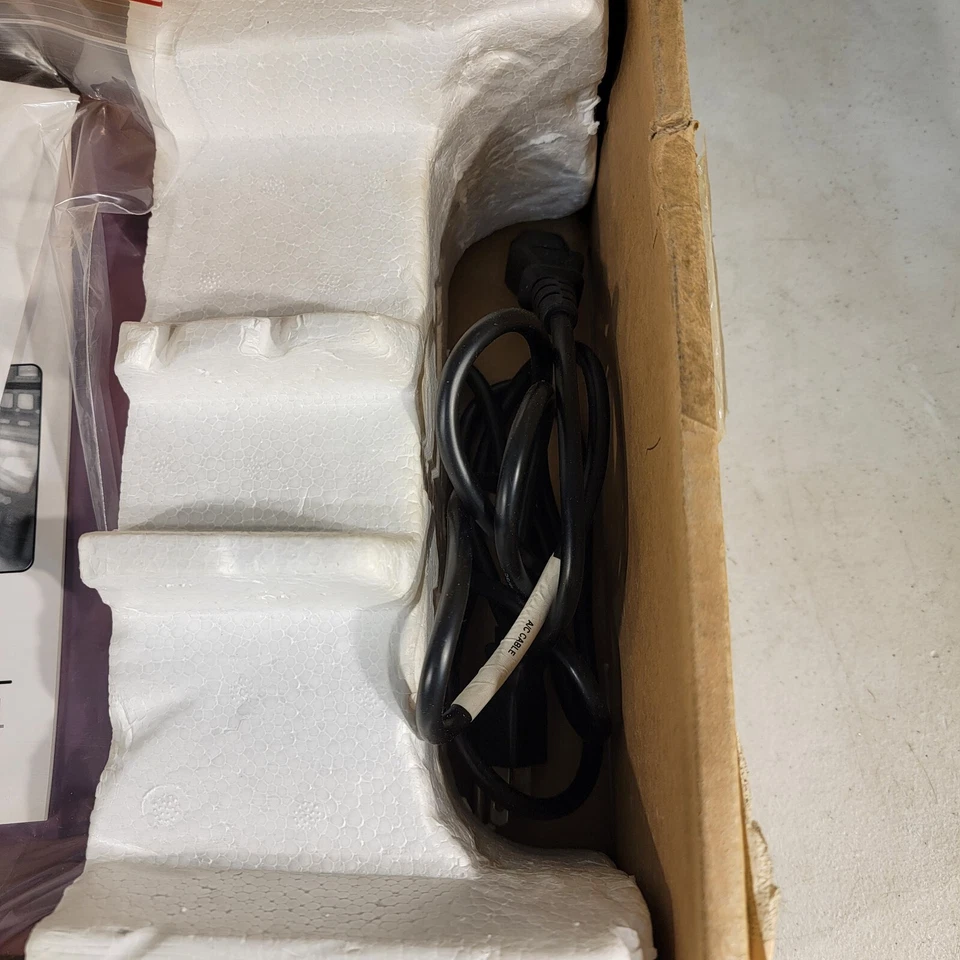 GVISION J1PS-DA-4620 10.4″ Resistive Serial USB Touchscreen TFT Display w/ CD - Image 2 of 4