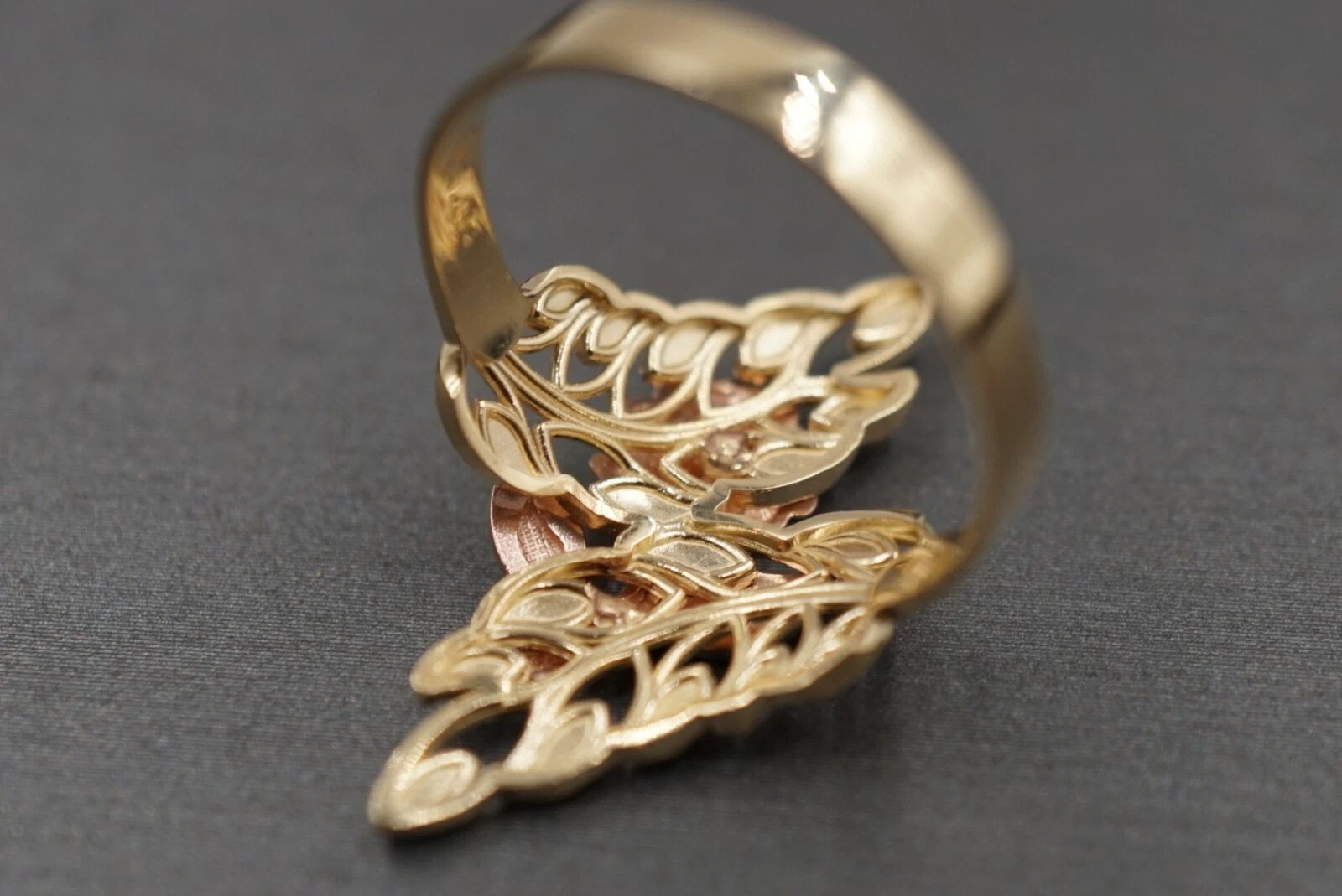 Real 14k Tri Color Gold Diamond Cut Long Leaf Flower Ring. Size 7