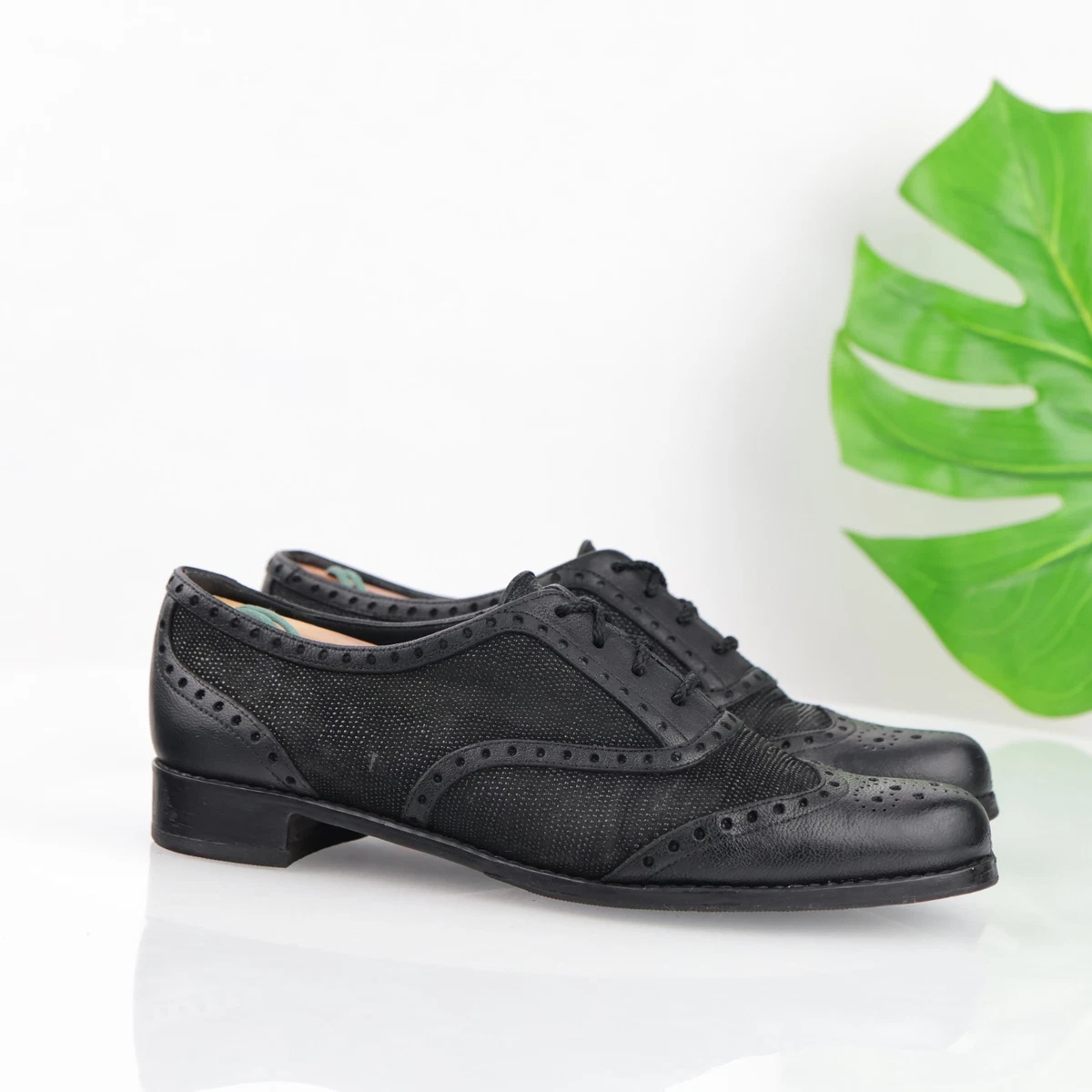 Stuart Weitzman Denim Oxfords Shoes Women\'s Size: 6.5 Amazon.com | Stuart Weitzman Courtside Pearl Sneaker Washed  main image 2