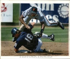 1994 Press Photo Brewer's Tom Brunansky takes out Giants John Patterson.