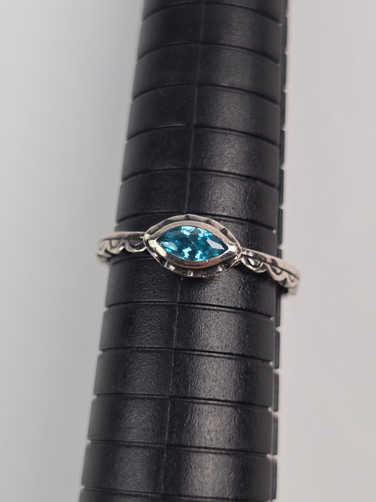 Silpada Sterling Silver Belle Fleur Blue Crystal Stack Ring Size 10 etched band