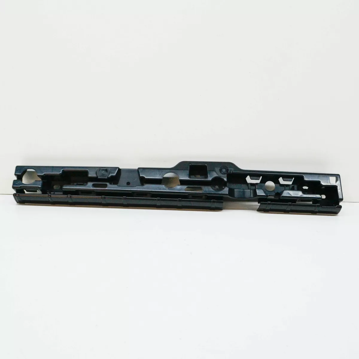NEW BMW 5 G30 RIGHT SUPPORTING ROCKER LEDGE BRACKET 51777387346 