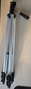Stativ Kamerastativ Tripod NEUWERTIG  Made in Germany cm. 62 - 145. NUR 800gr.