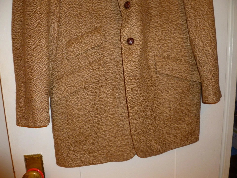 Paul Stuart Gold Brown Fancy Herringbone Tweed Blazer Jacket, Size 40 - Image 3 of 4