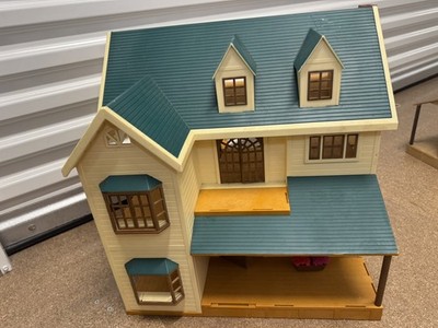 Sylvanian Families Calico Critters - JP Deluxe Haus auf dem Hügel Oakwood Manor