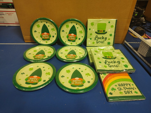 Party Impressions Happy St. Patrick's Day Plates & Napkins, 48 plates,48 napkins - Picture 1 of 7