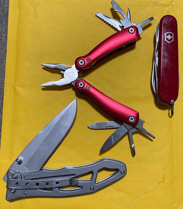 Victorinox CLIMBER  Vintage Pre 1991 No Hook Version and 2 free bonus  knives!