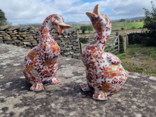 Vintage Pair of Chinese Canton Imari Porcelain Duck Figurines, Hand Painted