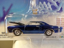 1969 Dodge Super Bee 2002 Johnny Lightning Holiday Classic Ornaments  164