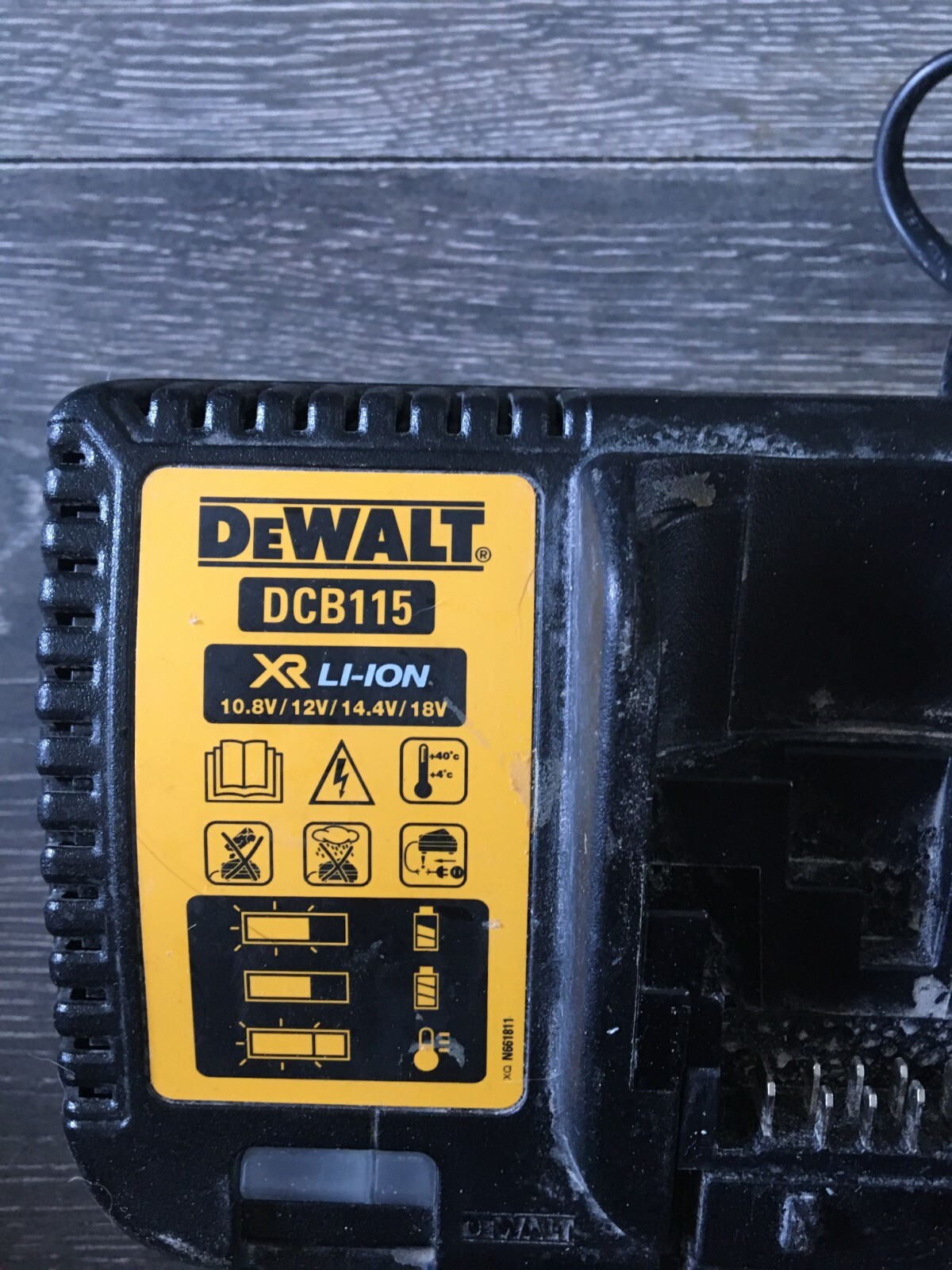 DeWalt DCB115 10.8v 12v 14.4v 18v 54v XR LiIon Fast Battery Charger eBay