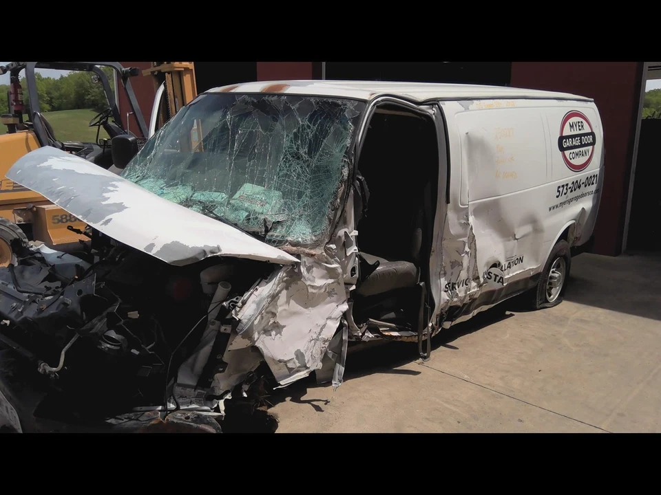 Bomba de dirección asistida usada se adapta a: camioneta Chevrolet Express 3500 2005 grado A Foto 4 de 4