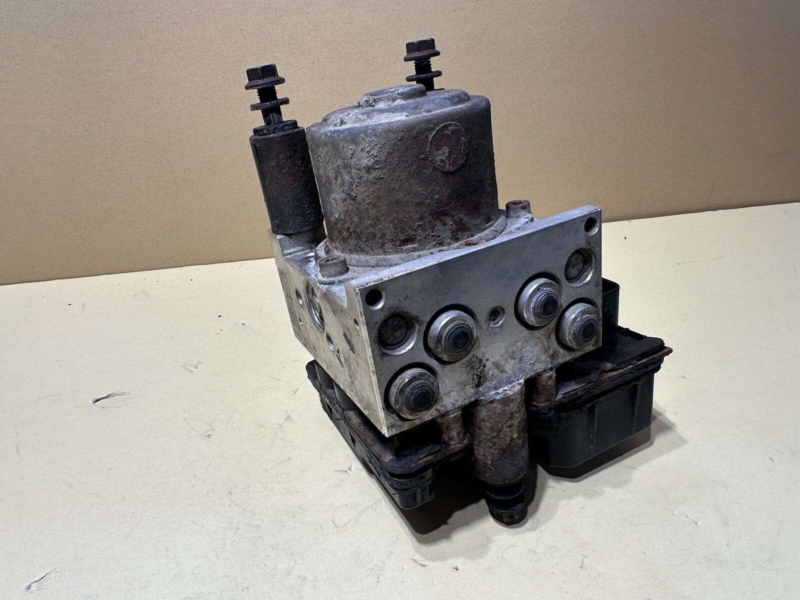 ✅✅ VISTEON HYDRAULIC ABS MODULE TK ISZ8 12 ISUZU NPR 2008-2013