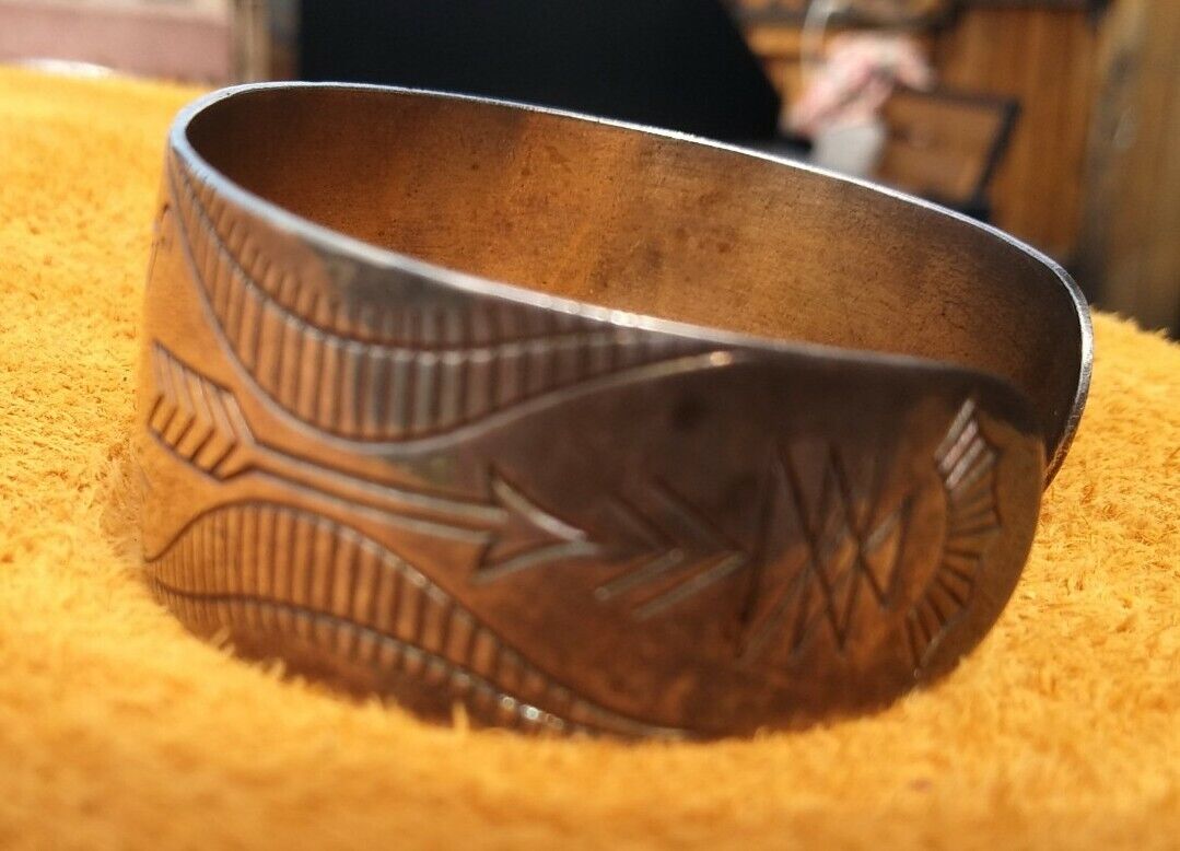 Sterling Silver Native American Engraved SUN CUFF… - image 3