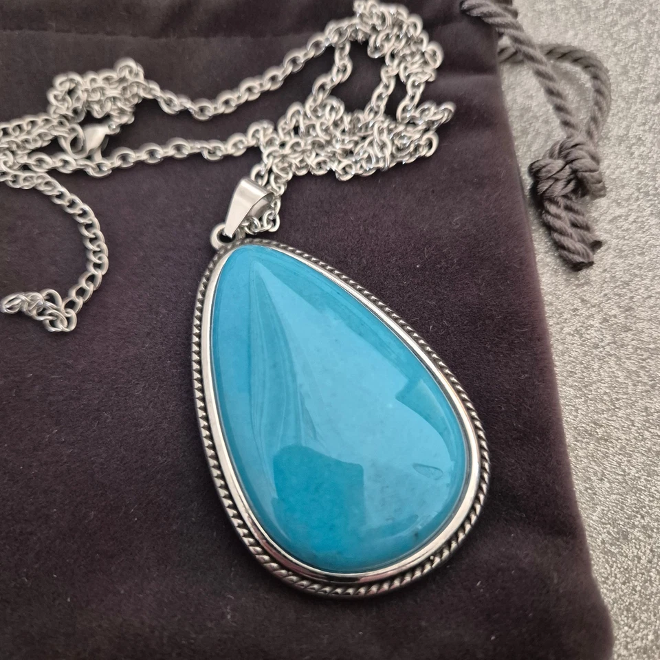 Colgante Howlite de la Bella Durmiente en tono plata Foto 4 de 4