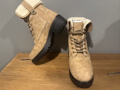 Olivia Miller OMP-2410 Cozy Lug Boot Women's Size 8 Color Natural NEW IN BOX