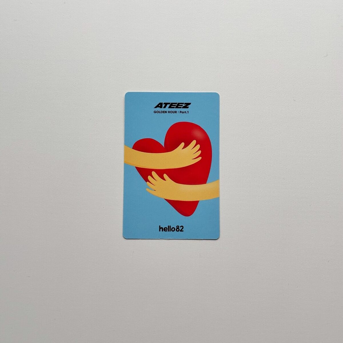 ATEEZ ウヨン トレカ US hello82 Wooyoung Hug ATEEZ] Golden Hour Hello82 Distribution photocard, Hug ver