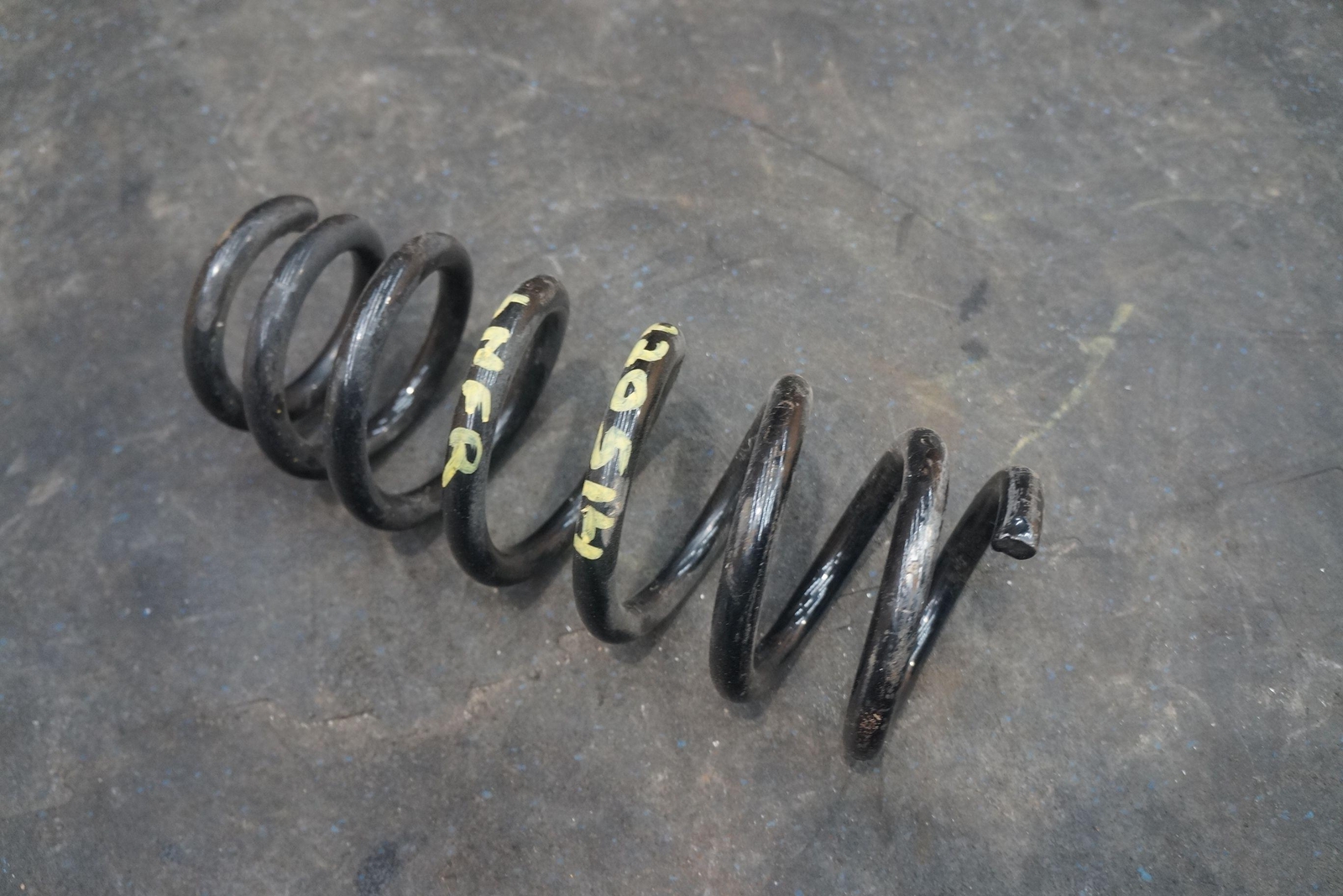 Front Suspension Left Shock Strut Coil Spring OEM Aston Martin Vantage AM6 2019