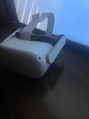 Meta Oculus Quest 2 White Standalone VR Headset Plastic