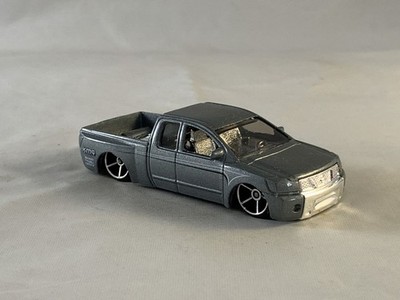 Hot Wheels Nissan Titan 2006 First Editions Gray OH5SPs