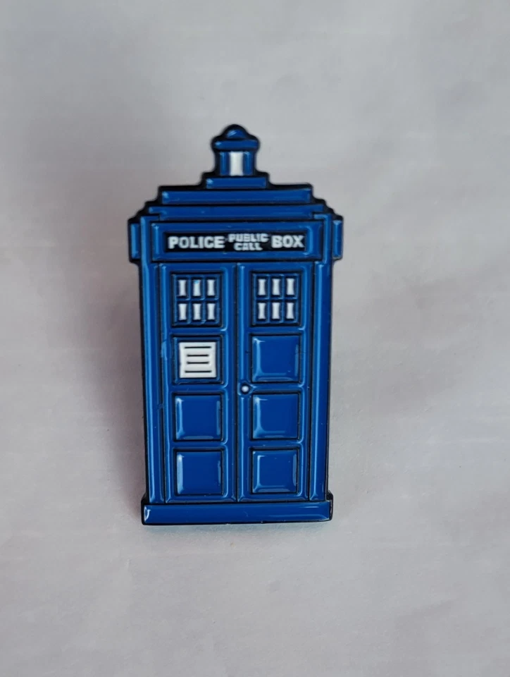 'DR WHO 60 YEARS COLLAGE' PHOTO A6 SIGNED FRAMED LTD ED £9 GIFT XMAS FREE BADGE - Image 2 of 3