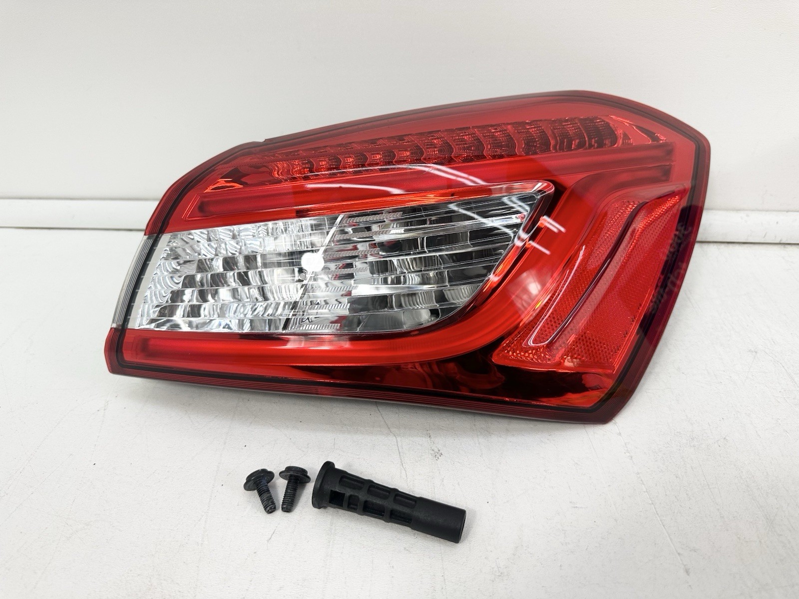 2014-2019 Maserati Ghibli Tail Light Right Passenger OEM LED !READ!