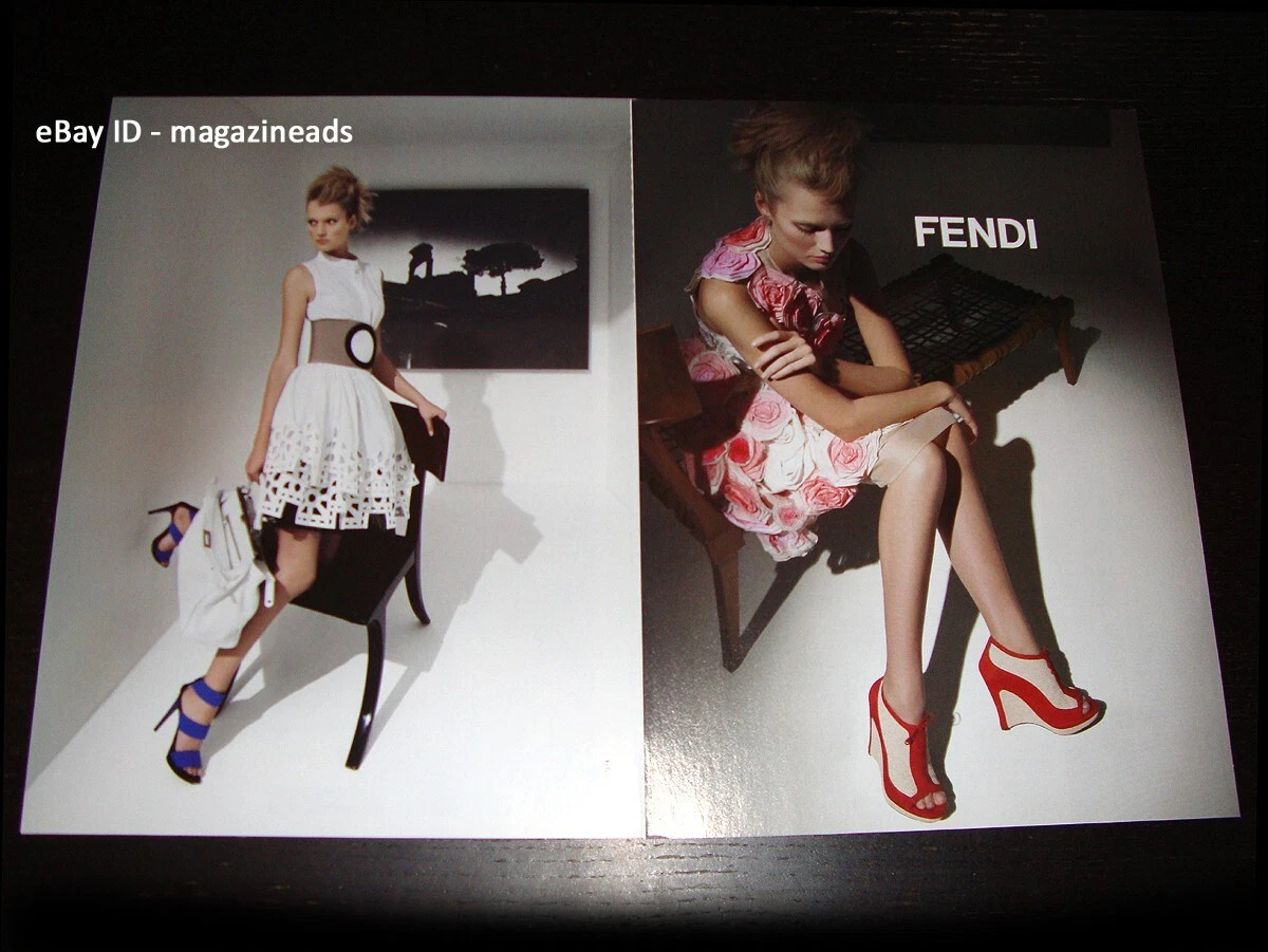 FENDI 2 PAGINE STAMPA ANNUNCIO PRIMAVERA 2009 TONI GARRN gambe donna caviglie piedi tacchi