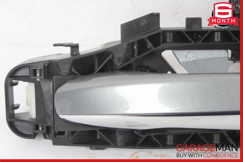 Manija de puerta exterior sin llave delantera derecha plateada OEM 15-20 MERCEDES W205 C300 Foto 2 de 4