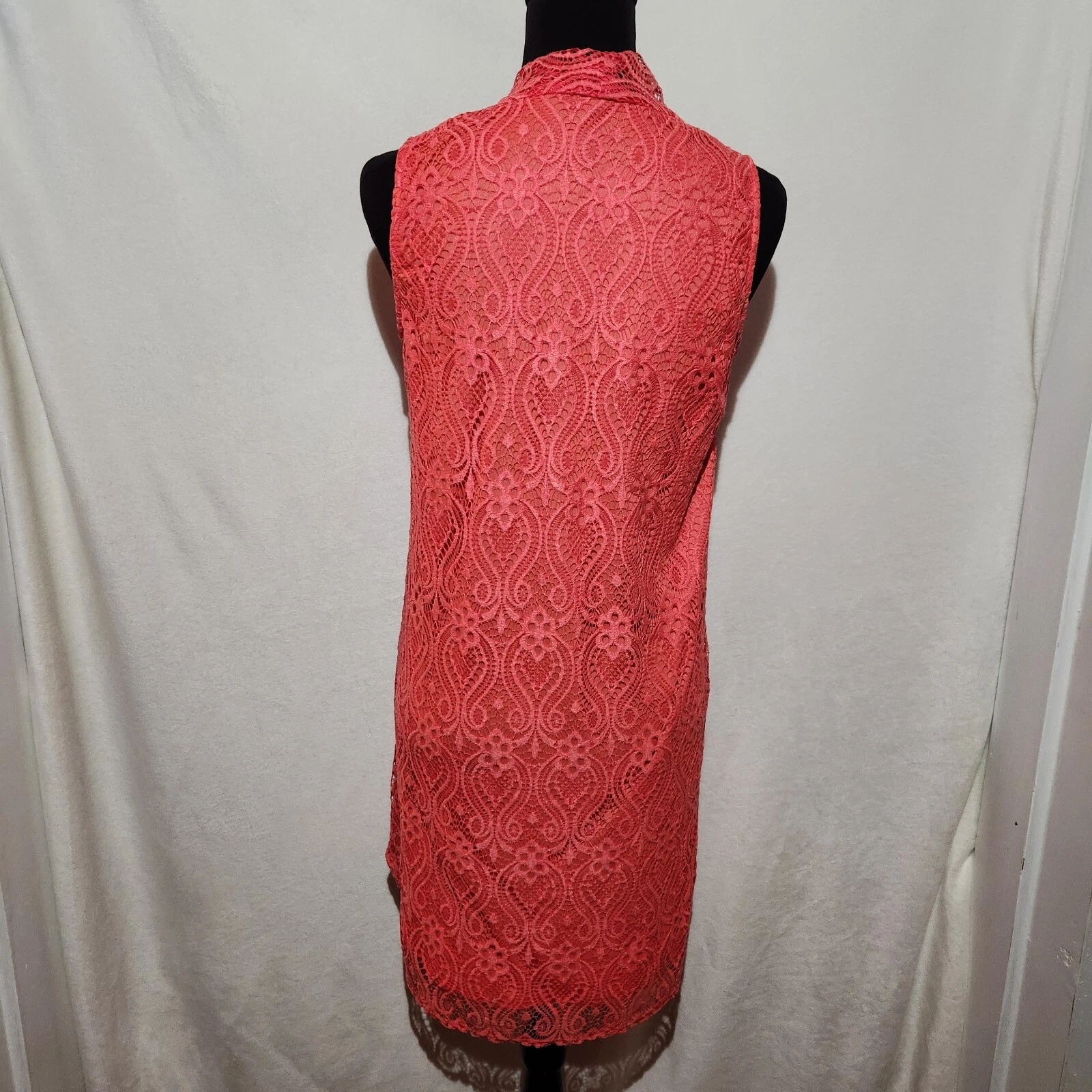 Abito Kay Celine pizzo corallo finto avvolgente svasato cappuccio manica aderente svasato taglia small