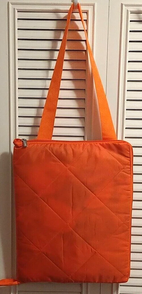 全新带标签 Old Navy 可折叠野餐毯托特包旅行袋海滩尾门泳池派对 — 第 3/4 张图片