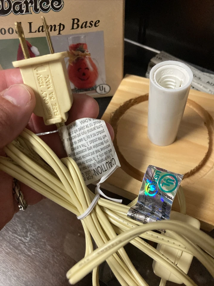 "Lámpara de madera Darice de colección base de 3"" para artesanía floral acento acebo pantalla huracán" Foto 2 de 4