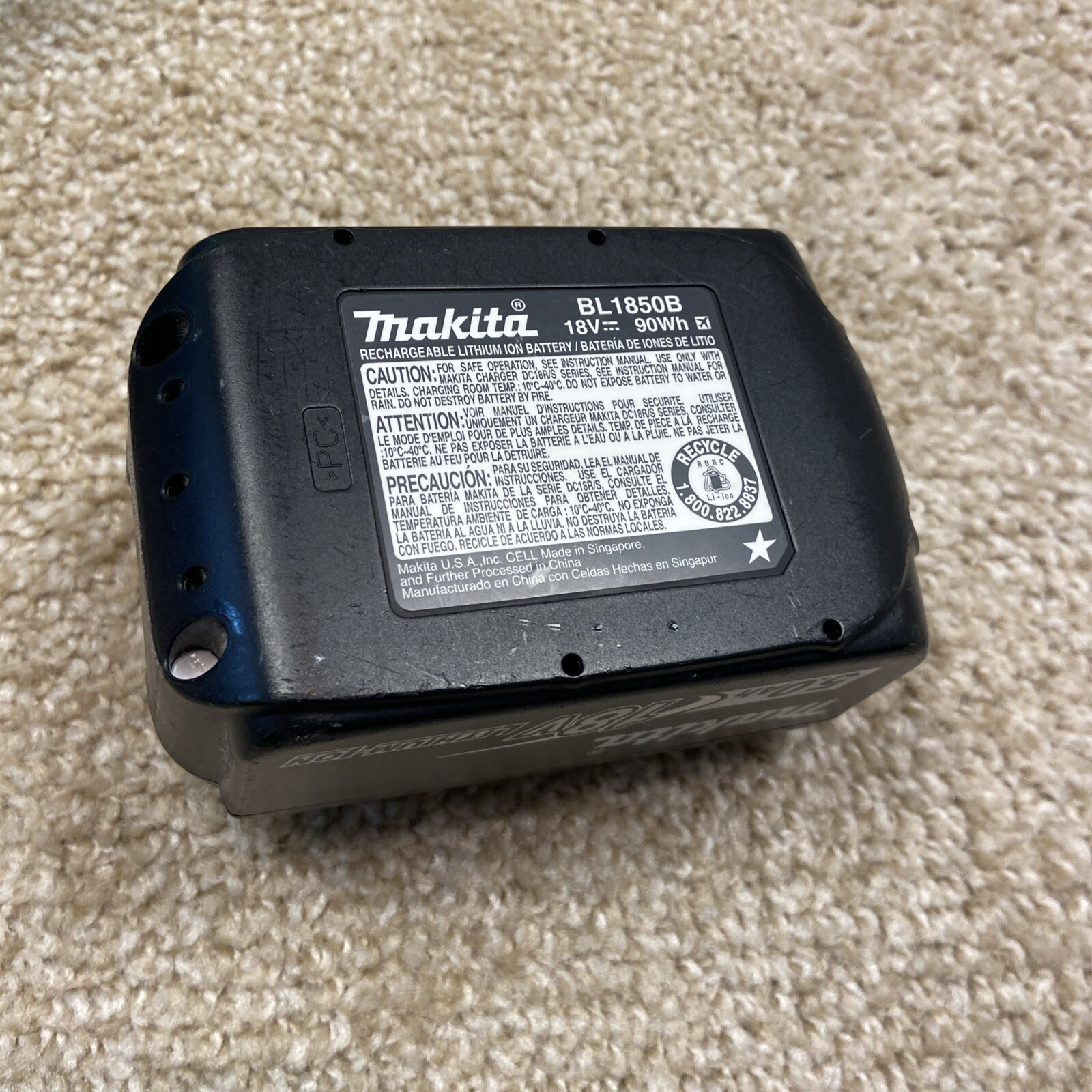 Makita XLC02 LiIon 18v Cordless Vacuum Tool & Battery Hand Held Blue