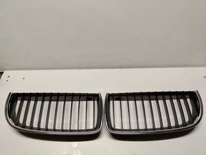 BMW Kühlergrill Rechts 7120008, Links 7120007 E90 E91 BJ 2005