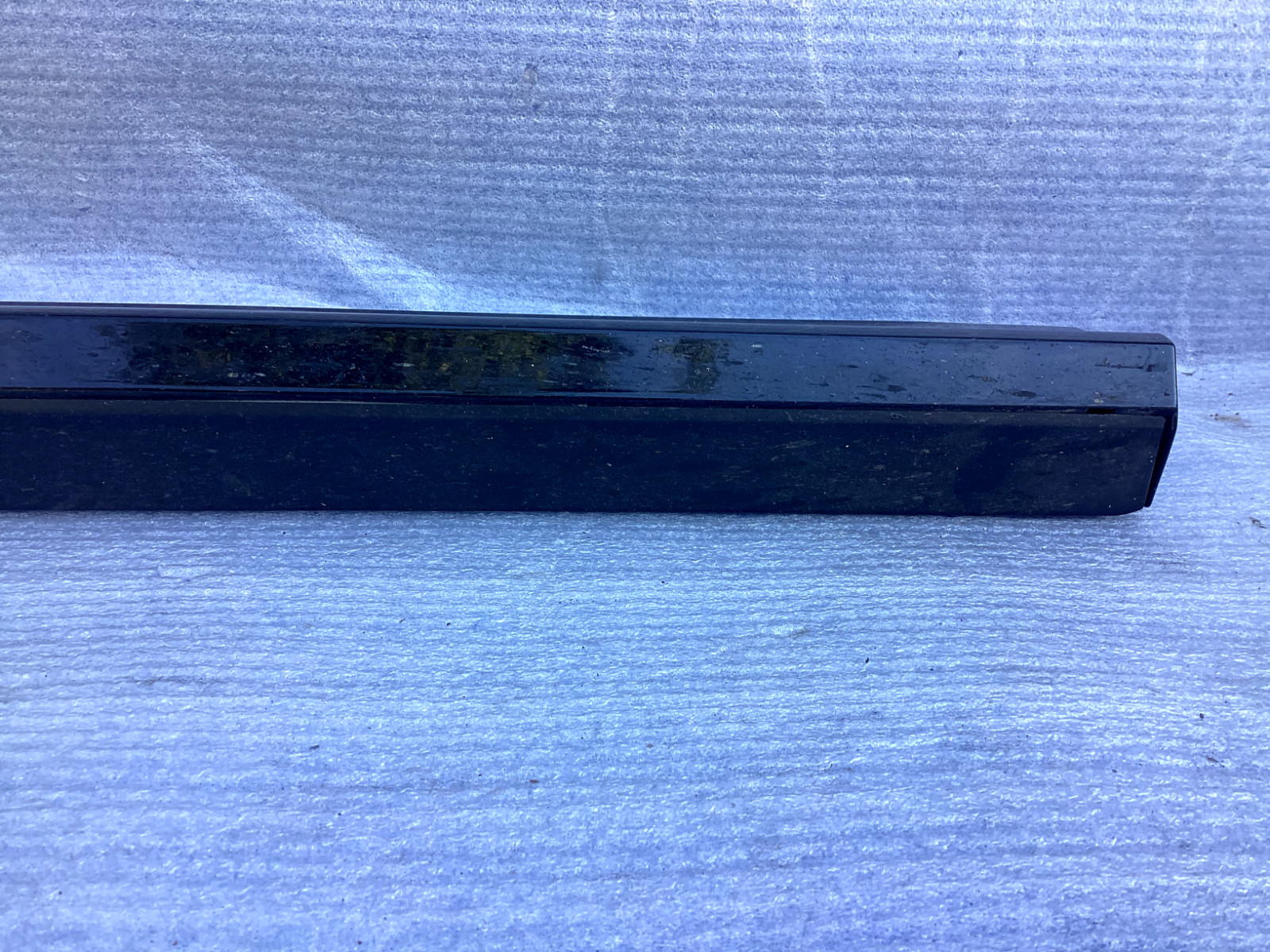 2019-2022 Lamborghini Urus front left door molding OEM