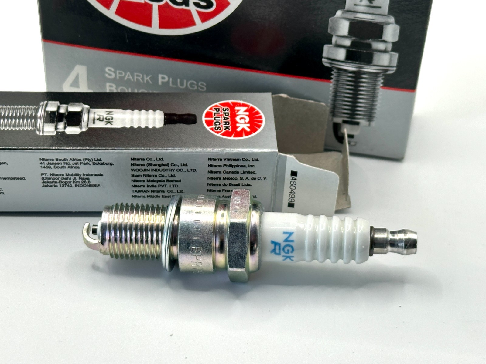 One NGK BPR7ES 5534 Spark Plugs NOS