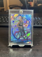 Chelsea Gray - 2022 WNBA Revolution #40 Cubic Parallel numbered 16/50 - AUTO!