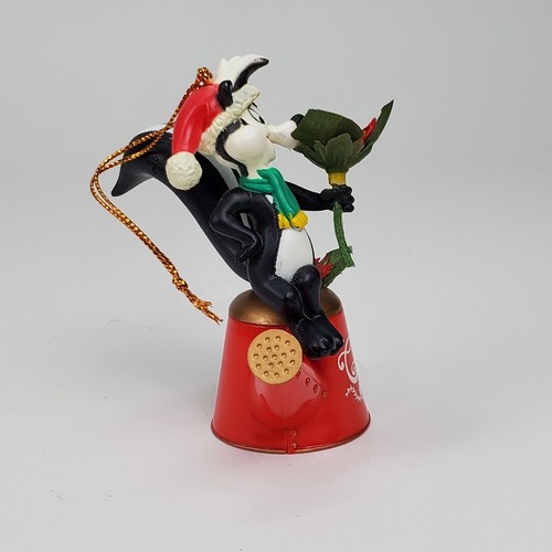 Looney Tunes Pepé Le Pew Ornament by Matrix 1998 "Christmas is Love" - Picture 5 of 9