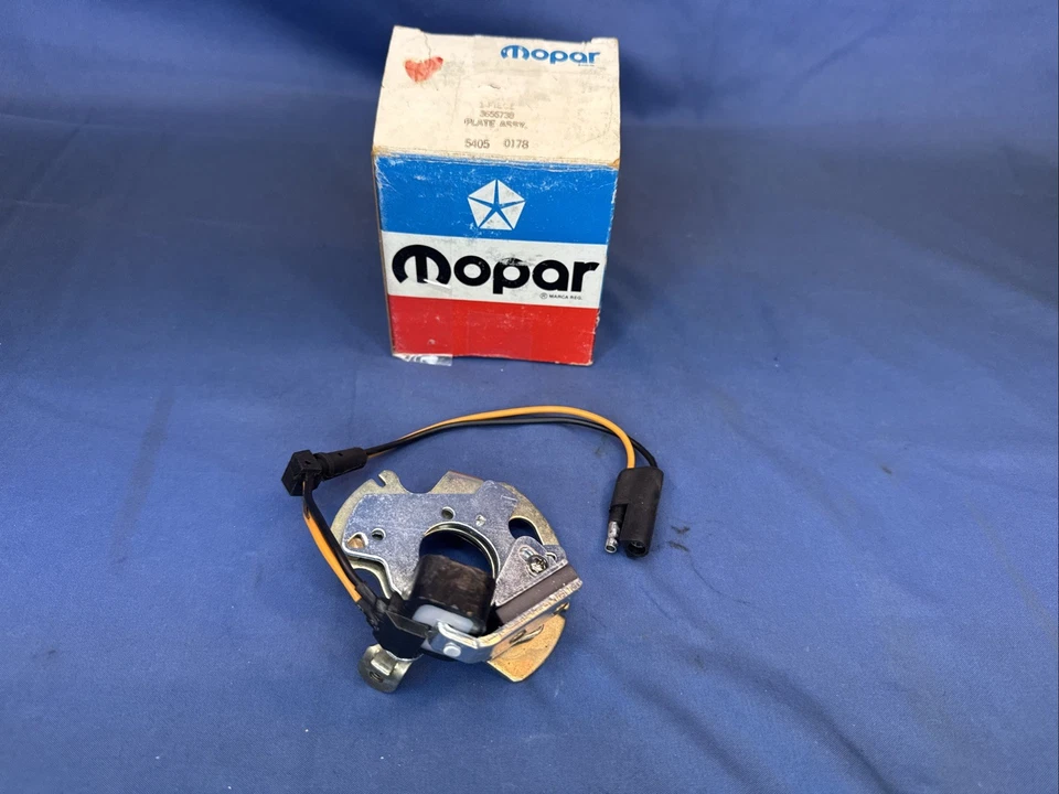 Dodge Plymouth V8 1973-1975 NOS distribuidor electrónico camioneta y placa 3656738 Foto 4 de 4
