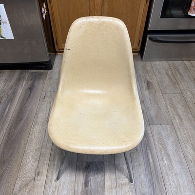 Herman Miller Eames Vintage Fiberglass Chair