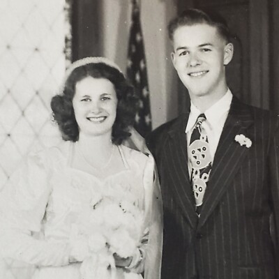 Antique Wedding Photo Happy Young Couple, Bride Groom, Cabinet Card, Walker MN