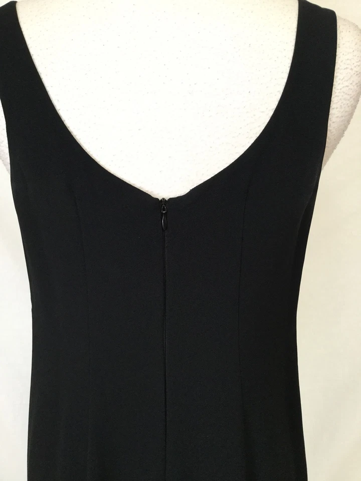 VESTIDO DAYMOUR PETITE NEGRO/BLANCO CON DETALLES JOYA - TALLA 14 Foto 4 de 4