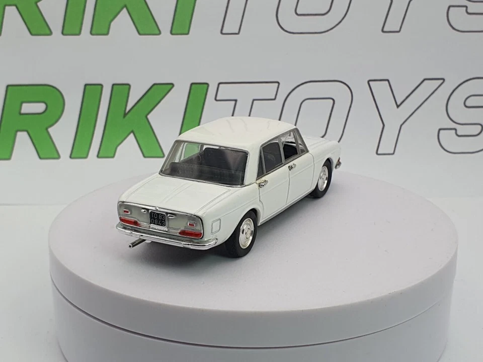 Lancia Flavia Berlina 2a serie Norev 1/43 blanco 1967 - Imagen 3 de 4