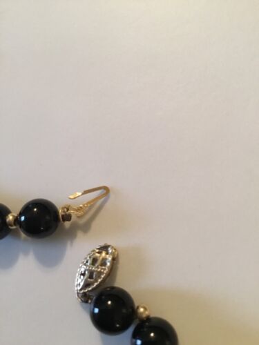 VTG BLACK ONYX NECKLACE WITH 14K YELLOW GOLD BEADS & FISH HOOK CLASP-18" LONG - Picture 4 of 7