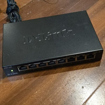D-Link DGS-108 8-Port Gigabit Network Switch - -