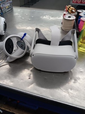 OCULUS QUEST 2 WITH CONTROLLERS (C26028516)