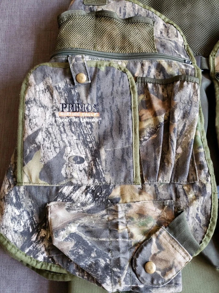 Primos Hunting Calls Vest With Seat - Size XL/XXL Camo Hunting Mossy Oak Read - Image 3 of 4