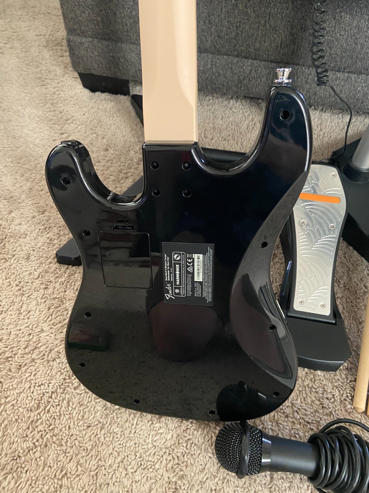 Rock Band 4 Bundle Xbox One Drums, Game, & Stratocaster Guitar, Bandin