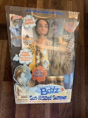 MGA Bratz Boyz Sun-Kissed Summer CADE 2004 Doll + Surf Board + Beach Outfit