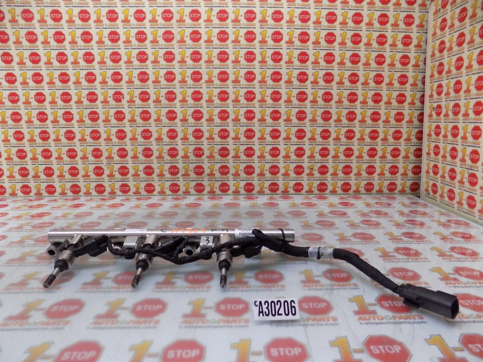 Chevrolet Traverse 2018-2024 riel de combustible derecho con juego de inyectores 12634126 OEM Foto 3 de 4