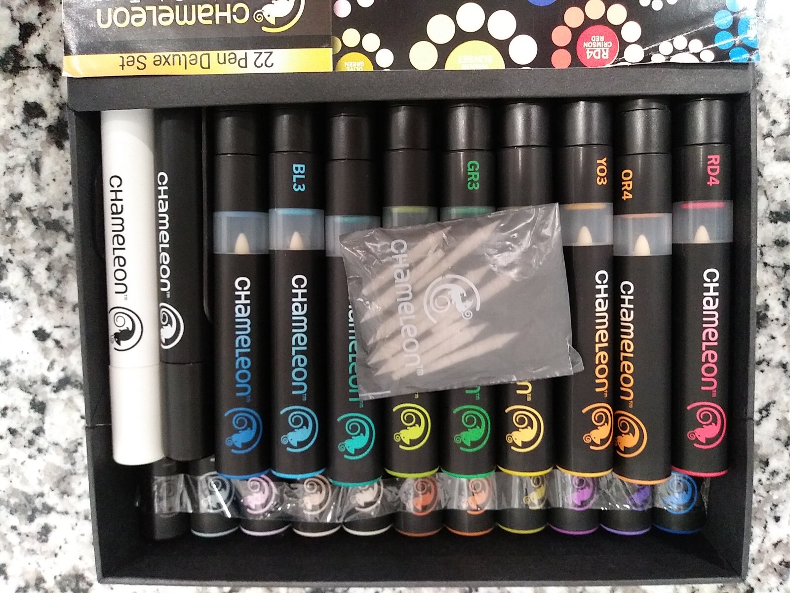 Chameleon Color Tone Markers 22 Deluxe Pen Set 